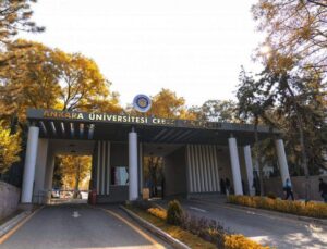 Ankara Üniversitesi DTCF’de İstiklal Marşı Gerginliği: Güvenlik Önlemleri Artırıldı