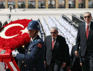 Cumhurbaşkanı Erdoğan 29 Ekim Cumhuriyet Bayramı’nda Anıtkabir’i Ziyaret Etti