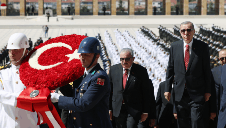Cumhurbaşkanı Erdoğan 29 Ekim Cumhuriyet Bayramı’nda Anıtkabir’i Ziyaret Etti