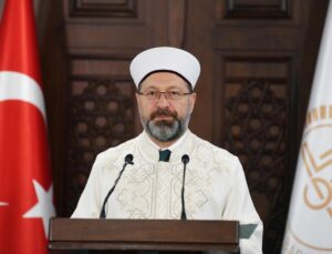 Diyanet’ten 29 Ekim Mesajı: Atatürk ve Tüm Büyüklerimizi Saygı ve Minnetle Yâd Ediyoruz