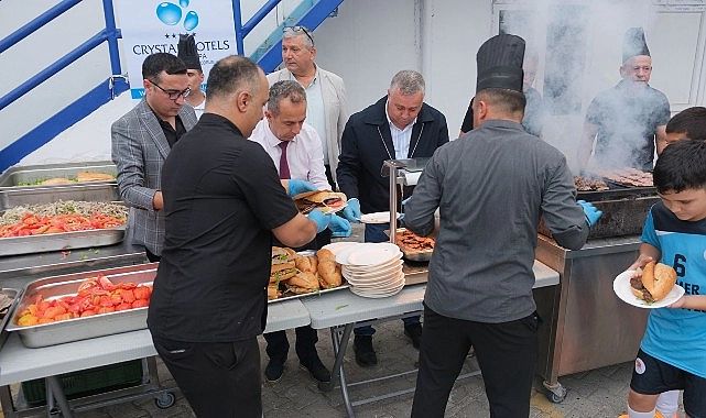 Kemer Belediye Başkanı Topaloğlu’ndan Sporculara Mangal Partisi