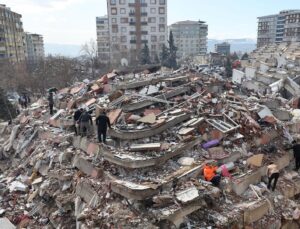 Prof. Dr. Şener Üşümezsoy: “İstanbul Açıklarındaki 3.7’lik Deprem Korkulacak Bir Durum Değil”