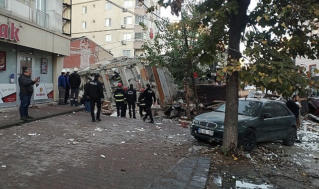 Son Dakika: Kocaeli Gebze’de 7 Katlı Bina Çöktü! Enkaz Altında 5 Kişi Olduğu Bildirildi