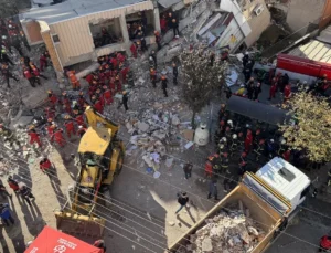 Gebze’de Çöken 7 Katlı Binada 2 Çocuk Hayatını Kaybetti, 1 Kişi Sağ Kurtarıldı