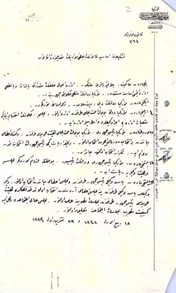 İlber Ortaylı, Cumhuriyet’in 102. Yılında 29 Ekim 1923 Tarihli Cumhuriyet Belgesini Paylaştı