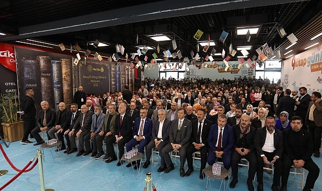 İnegöl 9. Kitap Günleri Kapılarını Açtı: 1 Milyon Kitap Kitapseverlerle Buluşuyor