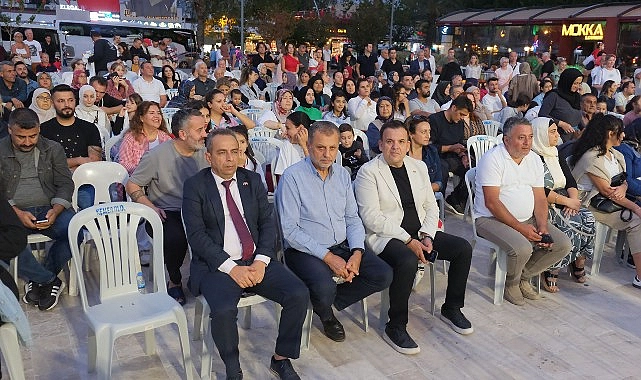 Kemer’de Minik Öğrencilerden 29 Ekim Cumhuriyet Bayramı Gösterisi