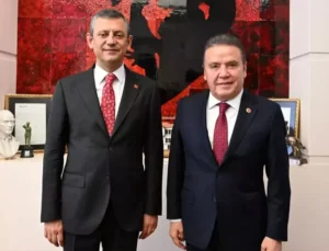 Özgür Özel’den Muhittin Böcek Hakkında Çarpıcı İddia: “CHP’ye İftira At” Teklifi Götürmüşler