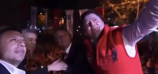 Özgür Özel ve Dilek İmamoğlu’nun Samimi Anı Sosyal Medyada Gündem Oldu