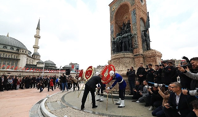 Taksim’de Cumhuriyetin 102. Yılı Coşkuyla Kutlandı