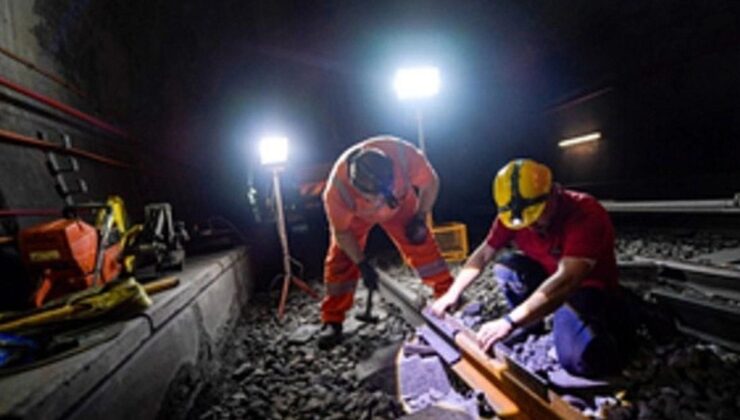 İzmir Metro Hattında Gece Boyunca Ray Bakımı ve Değişimi Devam Ediyor