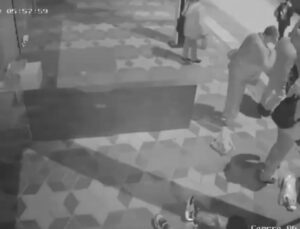 Ankara Mamak’ta Otomobil Duraktaki Kalabalığa Daldı: 6 Yaralı