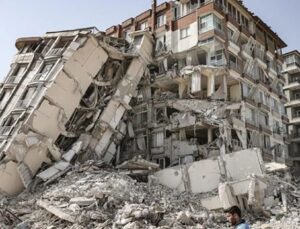 Prof. Dr. Övgün Ahmet Ercan’dan kritik uyarı: Bu bölgelerde konut almayın!
