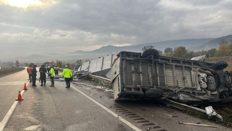 Tokat Niksar’da Minibüs Kamyonete Çarptı: Sürücü Yaralandı