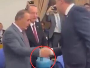 TBMM’de Boş Tüp Protestosu: Bakan Bayraktar’ın “Doğal Gaz Kullanıyorlar” Yanıtı Gündem Oldu