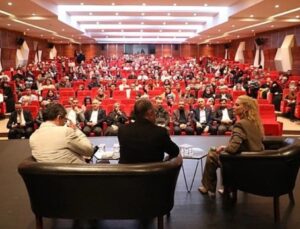 İnegöl Kitap Günleri’ne Yoğun İlgi: Ünlü Yazarlar Okurlarıyla Buluştu