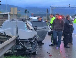 Samsun’da İki Otomobil Çarpıştı: 3 Kişi Yaralandı