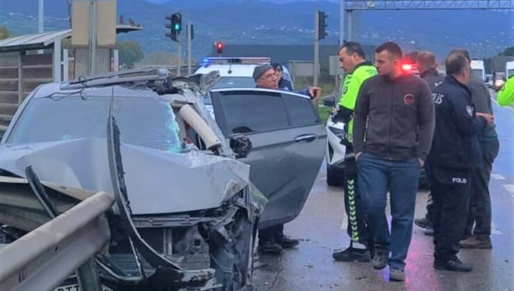 Samsun’da İki Otomobil Çarpıştı: 3 Kişi Yaralandı