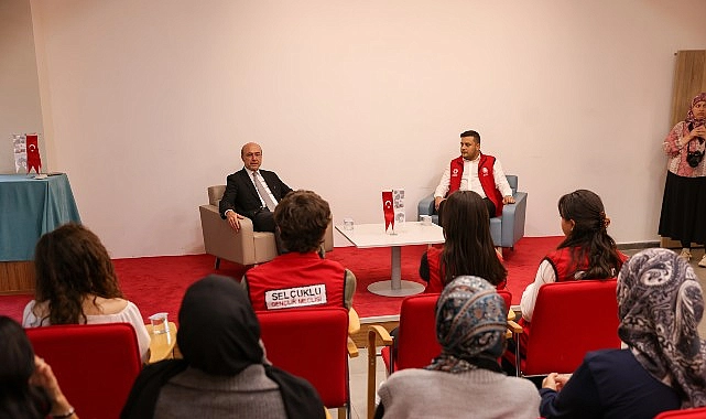 Başkan Ahmet Pekyatırmacı, Selçuklu Gençlik Merkezi’ni Ziyaret Etti