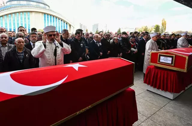 Türkiye Şehitlerini Uğurladı: Devlet Erkanı Ankara’daki Törende Bir Araya Geldi