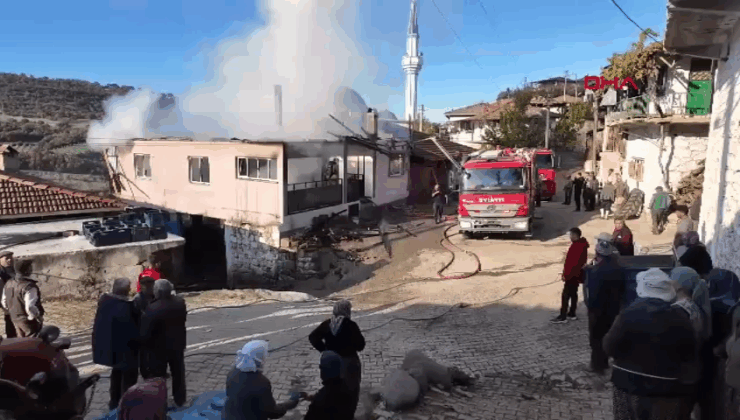 Manisa’da Tek Katlı Ev Alevlere Teslim Oldu